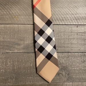 Men's Burberry tie